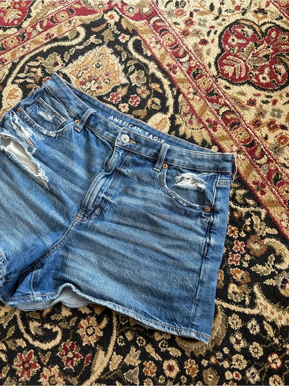American Eagle Mom Short